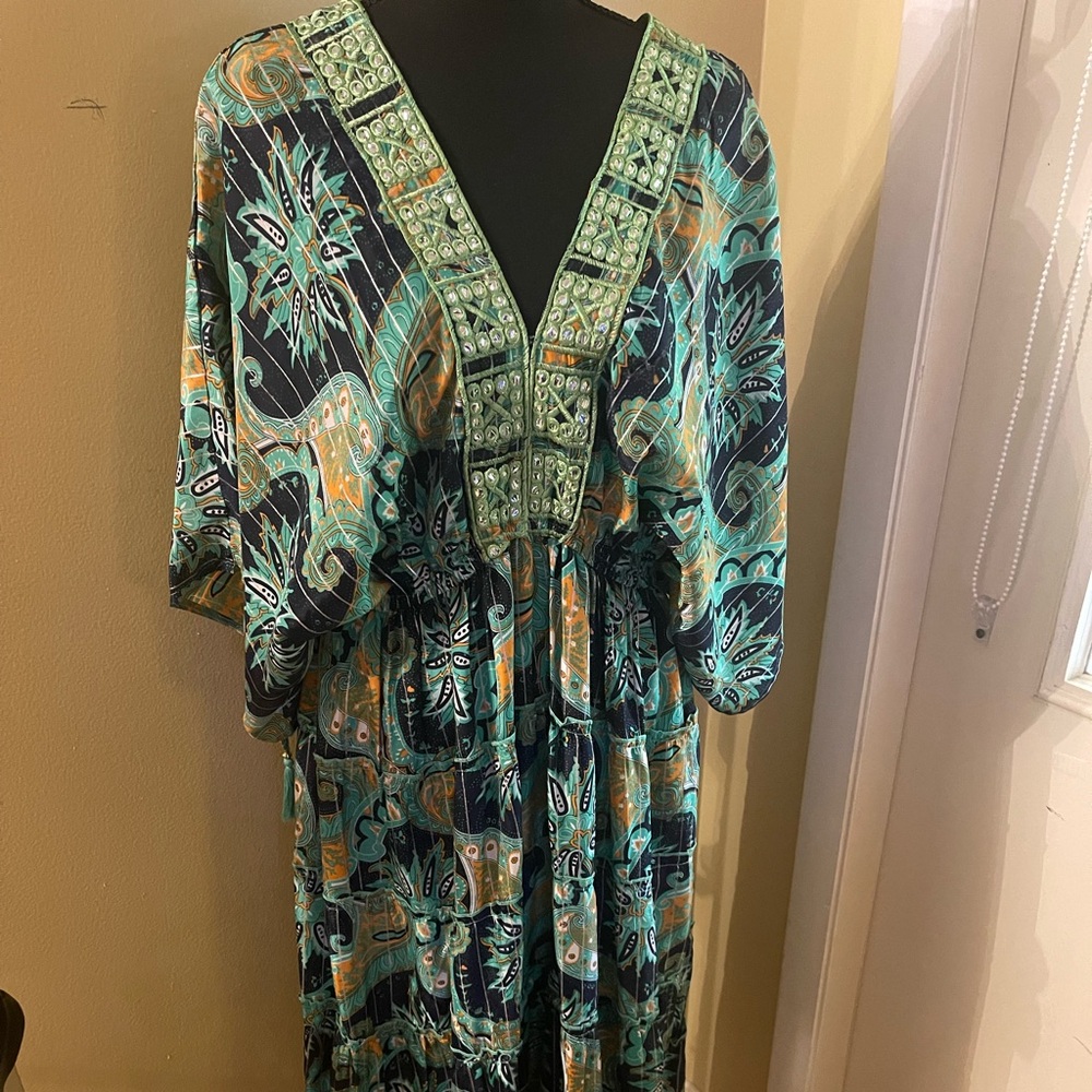 Elegant Green and Black Maxi Dress